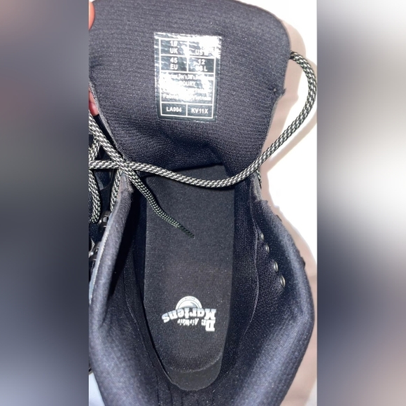 NEW DR. MARTENS MENS BOOTS SIZE 11 M / 12 L - Picture 10 of 15